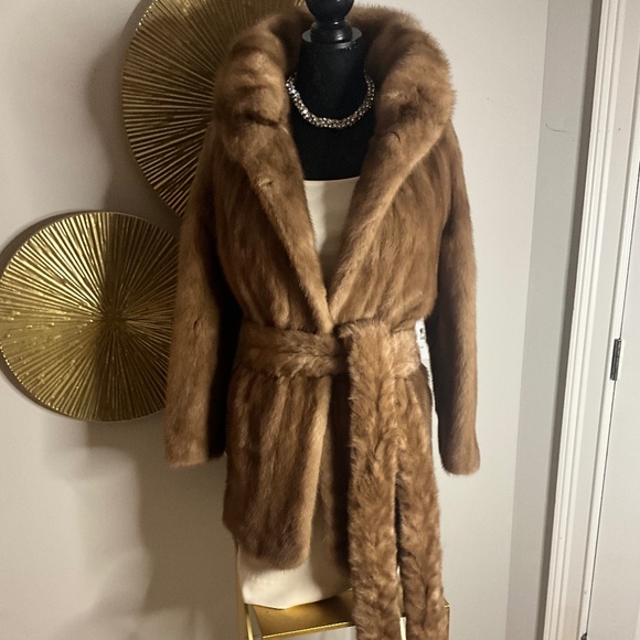**Vintage Genuine Mink Coat with Fur Belt** - Picture 4 of 9